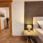 Auhaeusl For 6 With Private Sauna By Belle-stay *