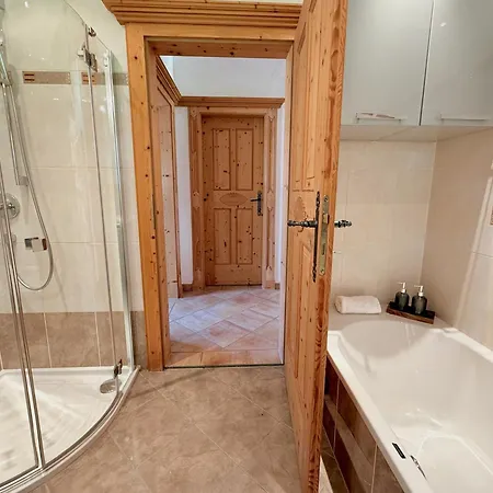 Auhaeusl For 6 With Private Sauna By Belle-stay *